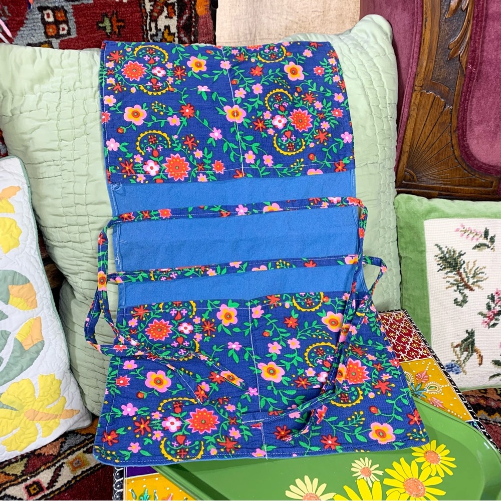 70s Floral Pocket Organizer